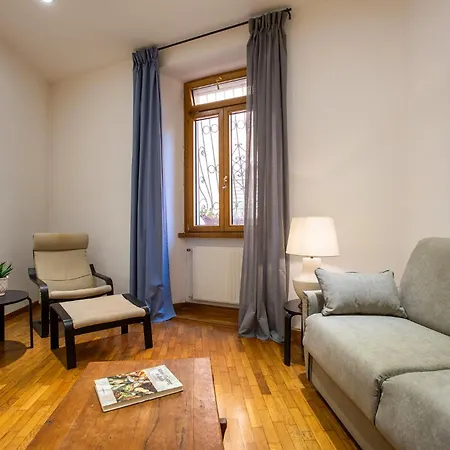 Cozy Loft @ Monti شقة