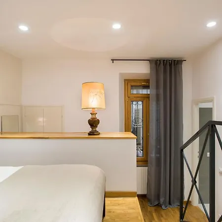 Cozy Loft @ Monti 로마
