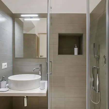 Cozy Loft @ Monti 아파트 *